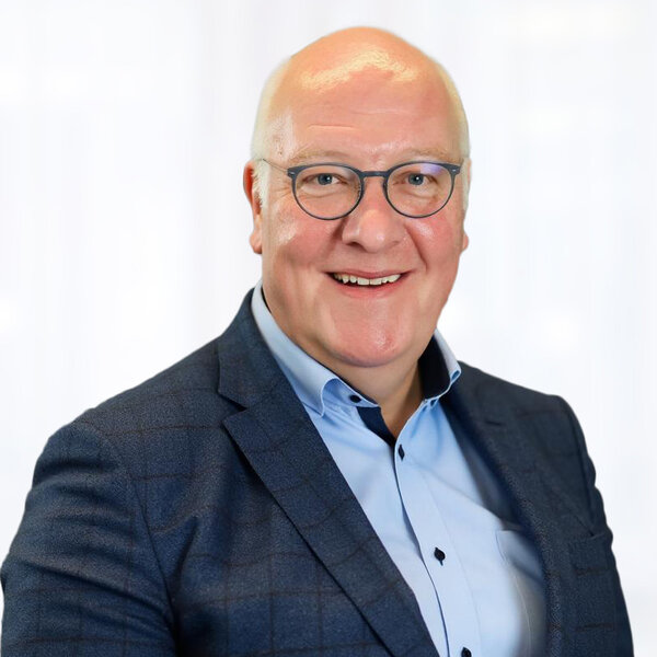 Wolfgang Rigger Portraitaufnahme von Wolfgang Rigger, Partner am Institute of Brand Logic in Innsbruck, Tirol