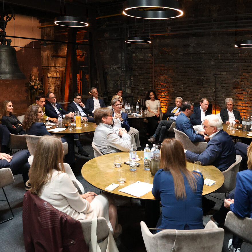 Dialogforum White Room