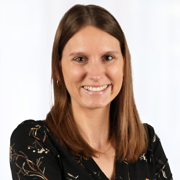 Therese Maier Portraitaufnahme von Therese Maier, Manager am Institute of Brand Logic in Innsbruck, Tirol am Insitute of Brand Logic