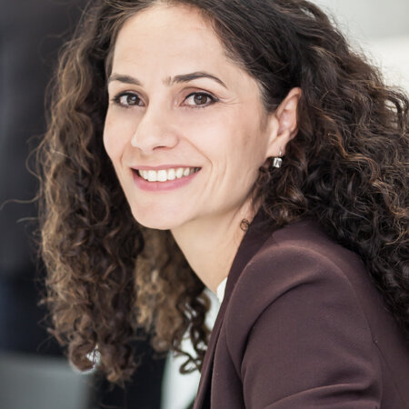 Figen Webhofer Portraitaufnahme von Figen Webhofer